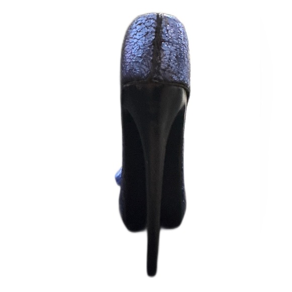 NEW
Jewelry Storage Rack, Dress Shoe Model Jewelry Holder.  Holds 11 ring…
0141 - Picture 4 of 4